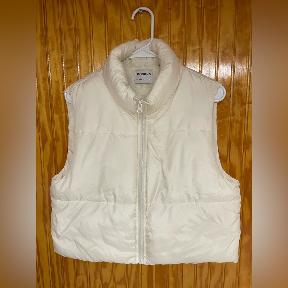 Do Sono White puffer vest